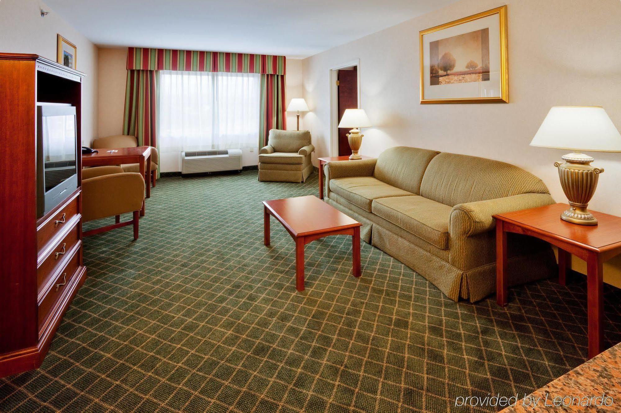 Holiday Inn Express & Suites Gibson By Ihg New Milford Exterior photo