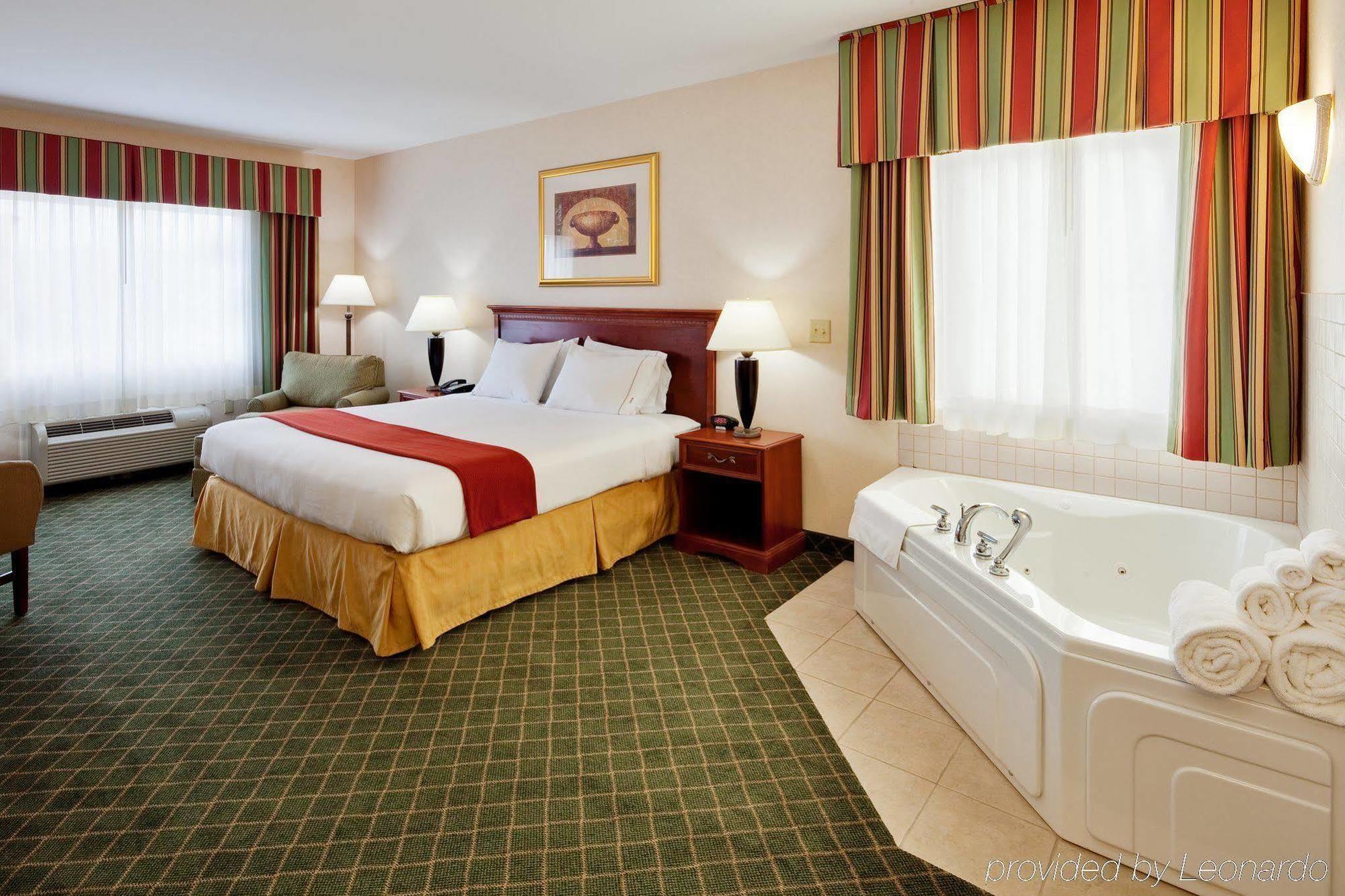 Holiday Inn Express & Suites Gibson By Ihg New Milford Exterior photo