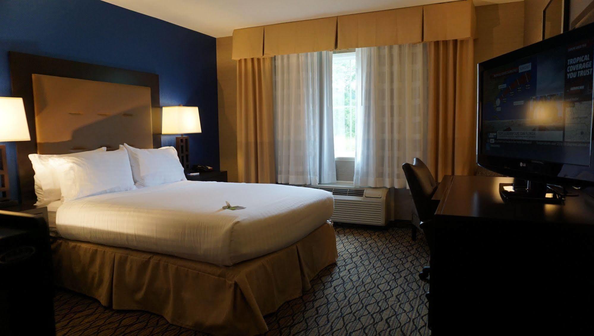Holiday Inn Express & Suites Gibson By Ihg New Milford Exterior photo